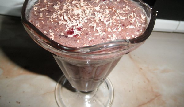 Смути с банан и боровинки и соево мляко