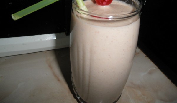 Смути с ябълки и обикновени бисквити