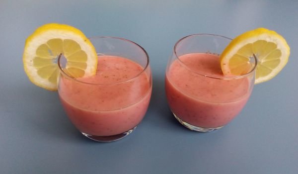 Смути с ягоди и ленено семе