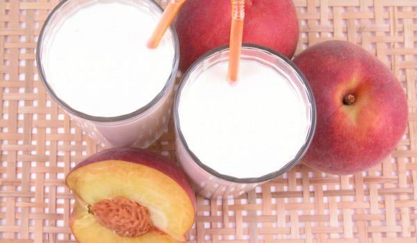 Смути с лайка, праскова и джинджифил