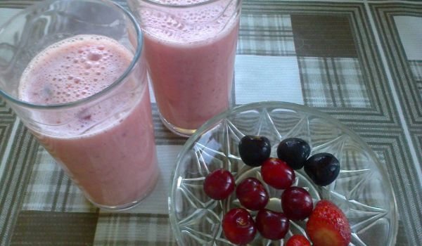 Смути с вишни, череши и ягоди