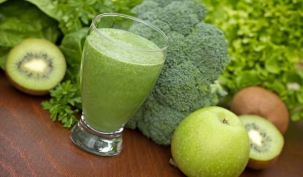 Смути със спанак и ябълки