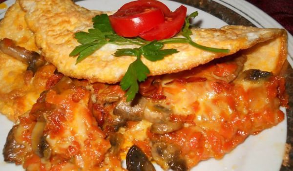 Сочен омлет със Едам, гъби и моркови