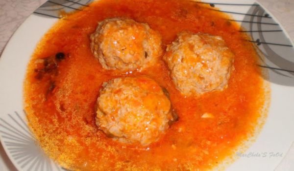 Сочни кюфтета с доматен сос