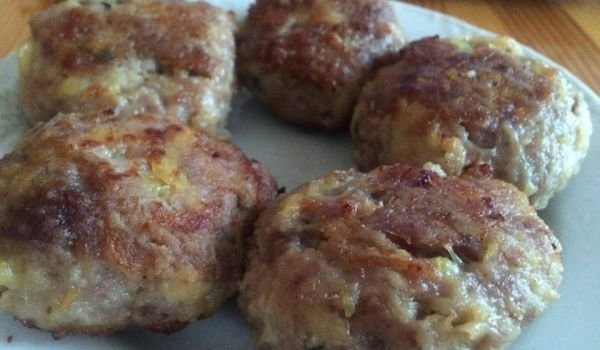 Сочни кюфтета с кайма и картофи