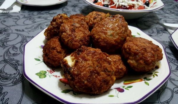 Сочни кюфтета с пълнеж