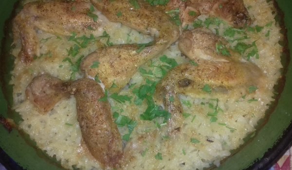 Сочни крилца с ориз на фурна