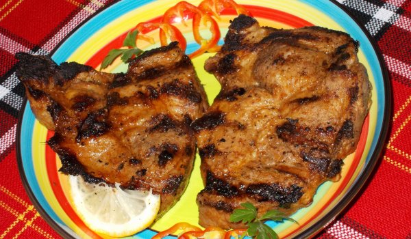Сочни мариновани вратни пържоли