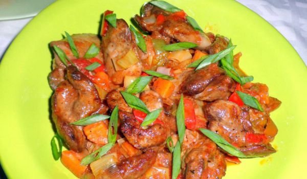 Сочни пилешки дробчета с праз