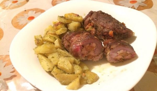 Сочни свински рулца
