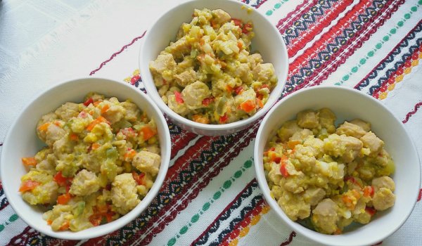 Соеви хапки с къри и есенни зеленчуци