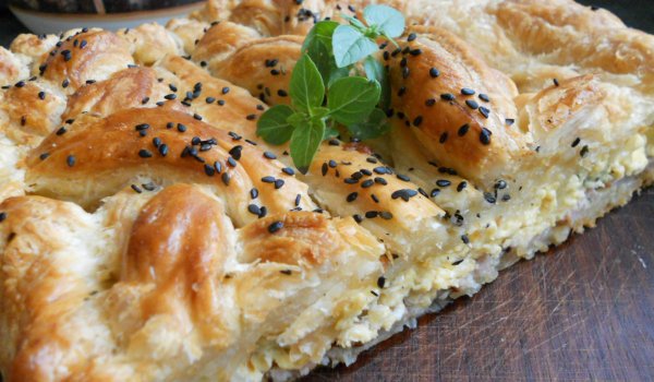 Солен пай с бутертесто и плънка