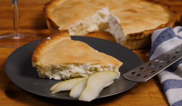 Солен пай с круши и сирена
