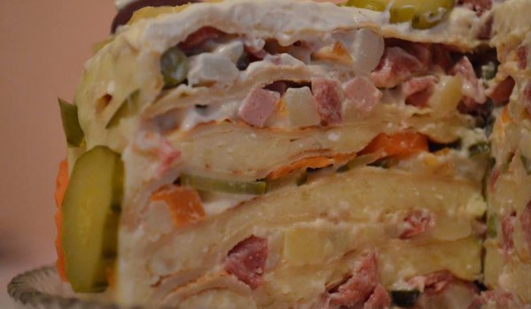 Солена картофена торта с богата плънка