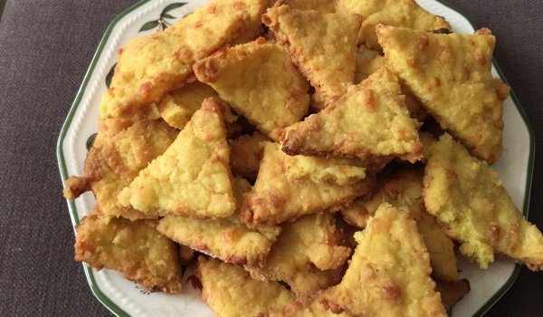Солени бисквитки с кашкавал