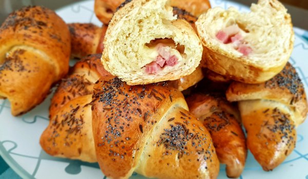 Солени кифлички с мак и кимион
