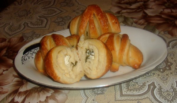 Солени кифлички със сирене и магданоз