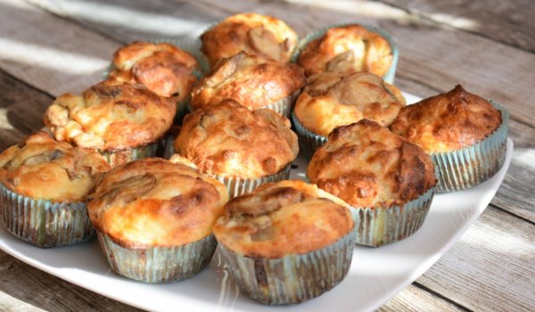 Солени мъфини с гъби, кори за баница и сирена