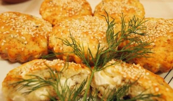 Солени мъфини със сирене, маслини и копър