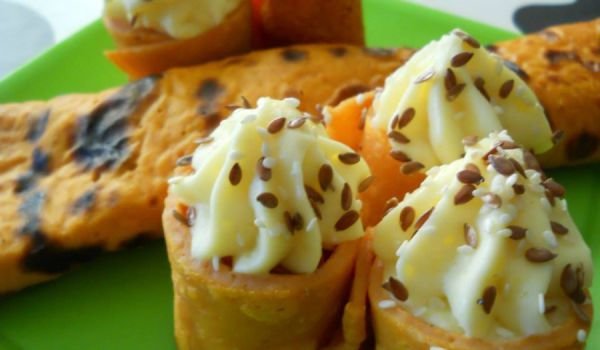 Солени рулца с пастет