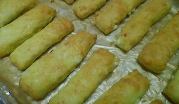 Соленки с кашкавал, сирене и куркума