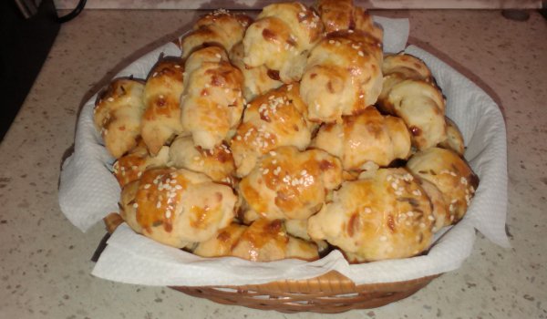 Соленки със сирене, кашкавал и ким