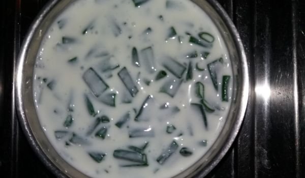 Сос от лук и кисело мляко