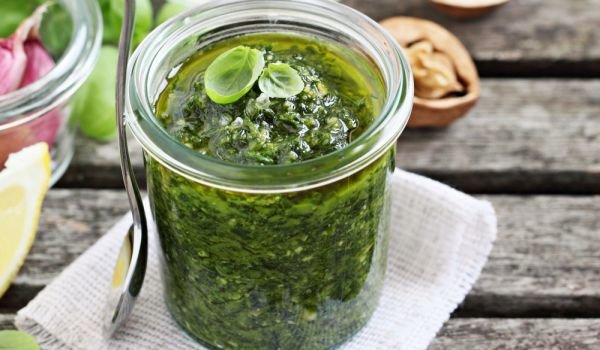 Сос песто с кедрови ядки