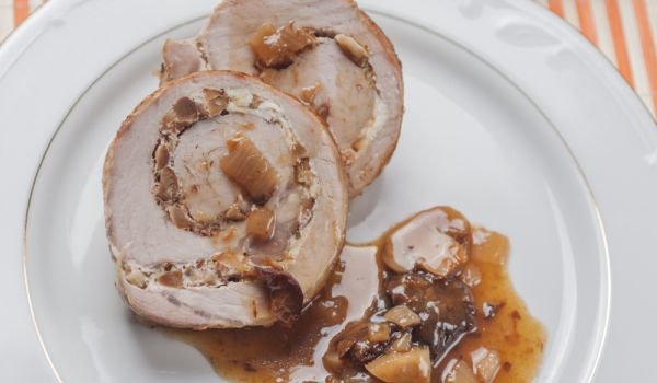 Сос с лук, кайсии и стафиди