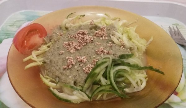 Спагети със спанак и домати