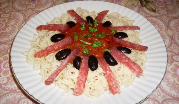 Спагетки с луканка