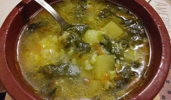 Спаначена супа с картофи и ориз