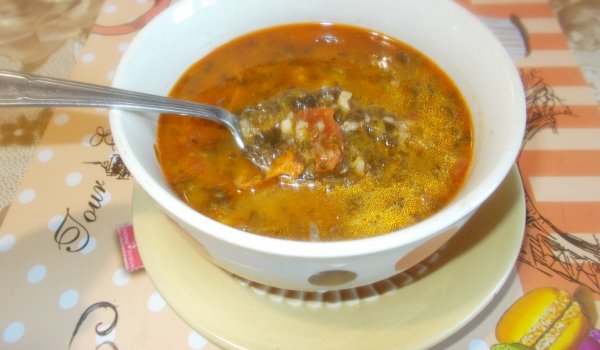 Спаначена супа с ориз, булгур и домати
