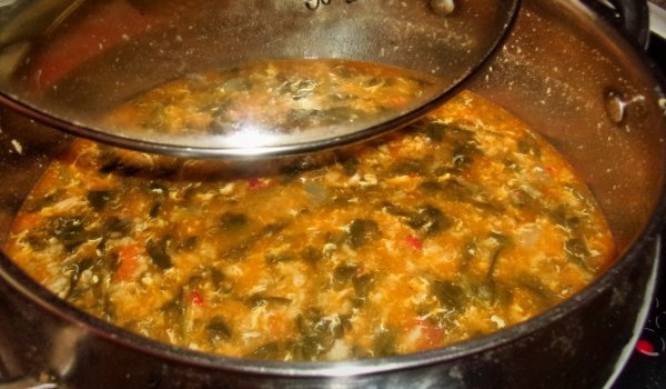 Спаначена супа с ориз и чоризо