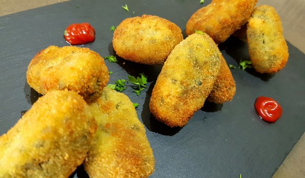 Спаначени крокети със синьо сирене