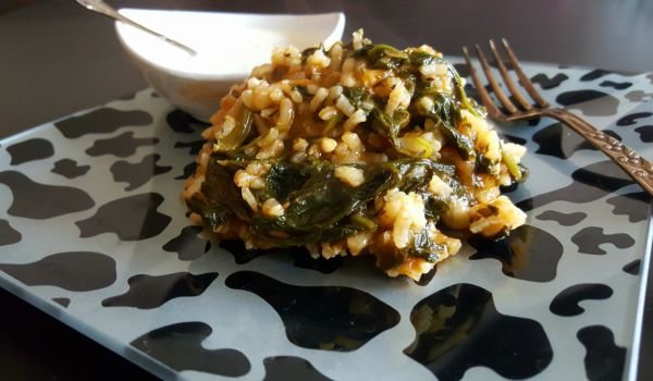 Спанак с ориз и масло