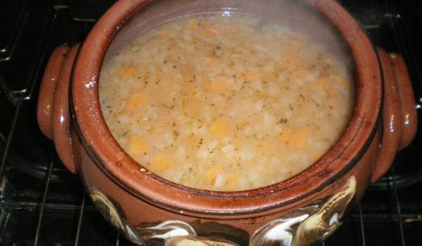 Стар боб в гювеч