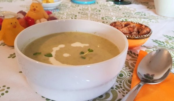 Страхотна кремсупа от броколи и бри