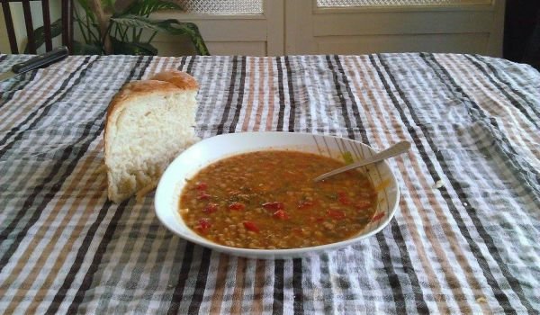 Супа леща с червена чушка