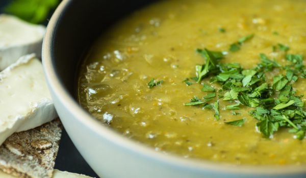 Супа от грах и песто