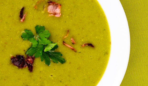 Супа от грах и пушени гърди в микровълнова