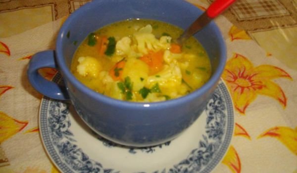 Супа от карфиол, моркови и целина