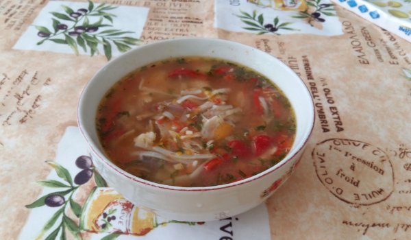 Супа от кокошка и зеленчуци