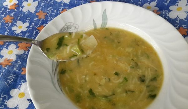 Супа от тиквичка, морков и лук