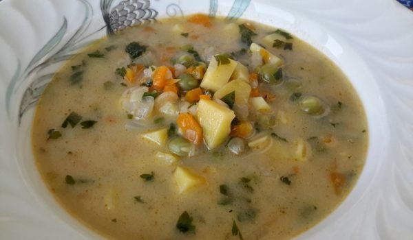 Супа от зелен грах и картофи