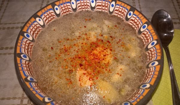 Супа пача от свински крака, уши и опашки