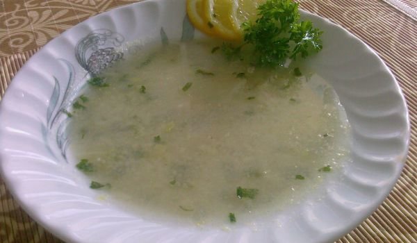 Супа с яйце и грис