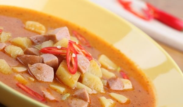 Супа с кренвирши и зеленчуци