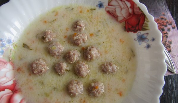 Супа топчета с кайма и киноа