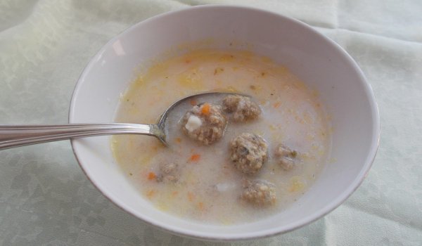 Супа топчета с масло и ориз